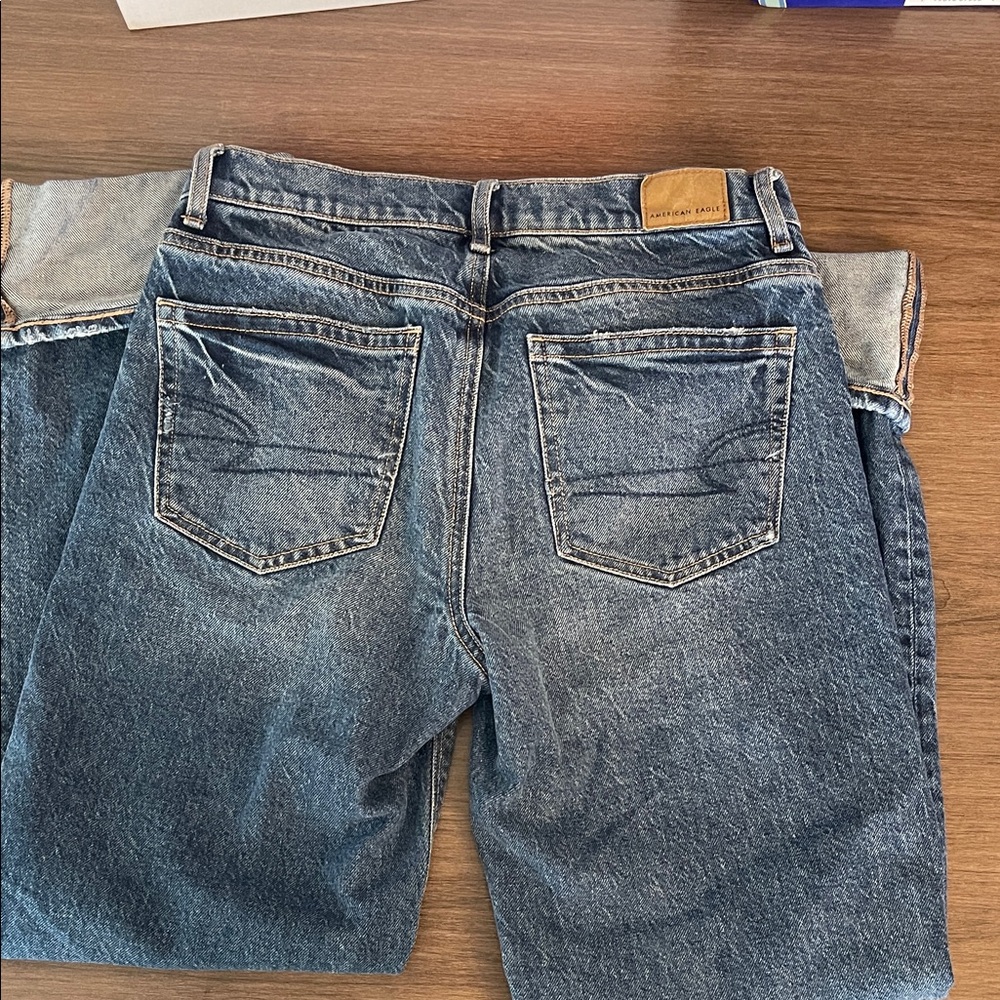 American Eagle Outfitters Distressed Blue Jeans - Picture 3 of 6